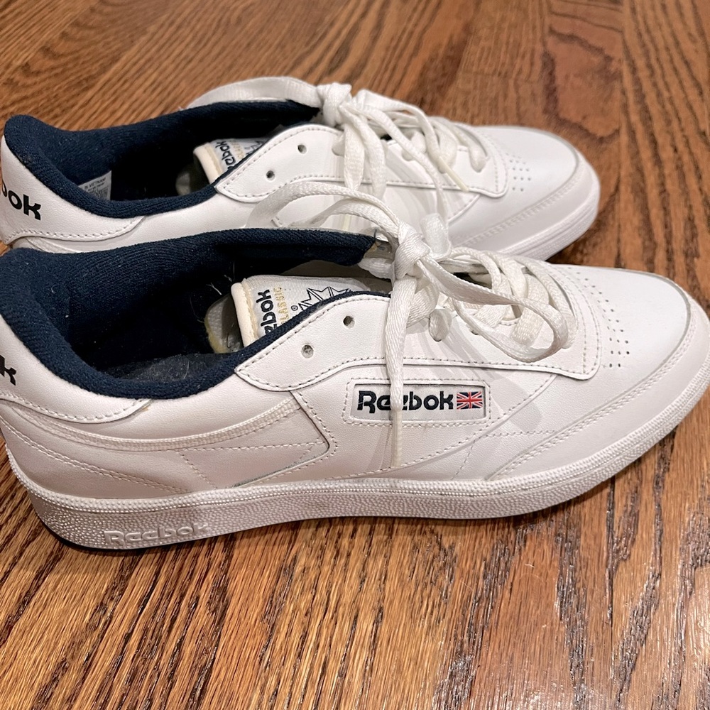 Men’s Reebok white size 9